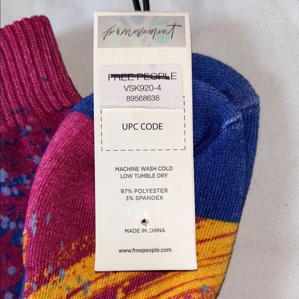 FP Movement Vibrant Splatter Surge Ribbed Knit Crew Length Hike Socks